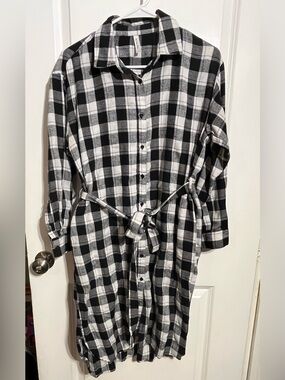 Acting Pro Black and White Plaid Shirt Dress